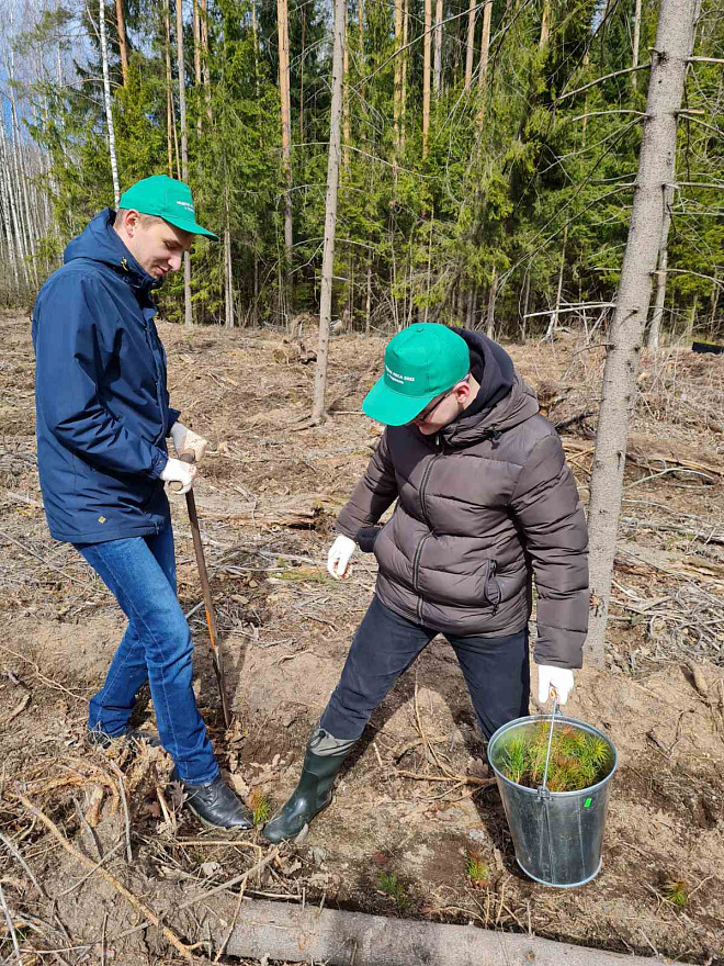 Руководство и работники ОАО «АЛЕВКУРП» приняли участие в республиканской добровольной акции «Неделя леса» 4