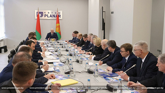 Александр Лукашенко провел совещание о перспективах развития микроэлектроники