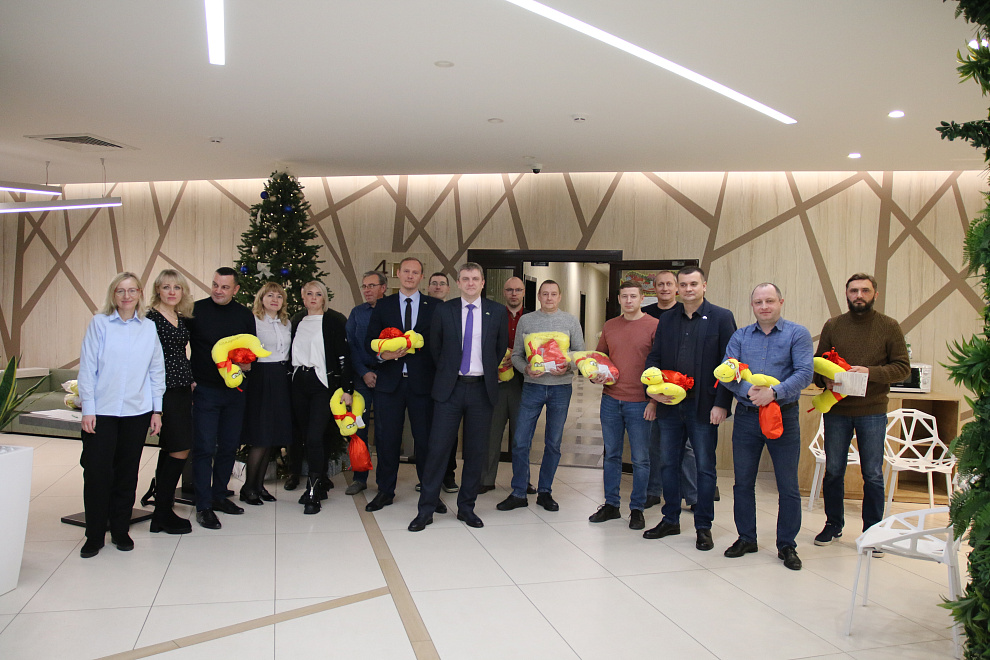 Дети сотрудников ОАО «АЛЕВКУРП» получили сладкие подарки 4