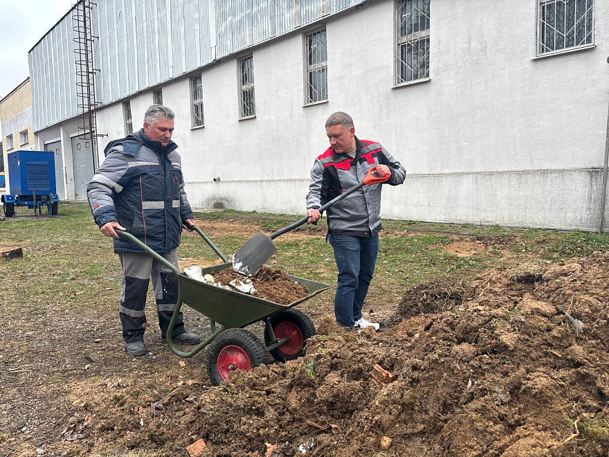 Коллектив ОАО «АЛЕВКУРП» принимает участие в республиканском субботнике 5
